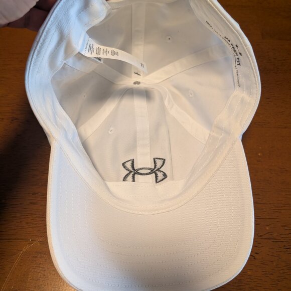 NWT White Under Armour Free Fit Strap Back Sports Style Cap  OS - Picture 4 of 4